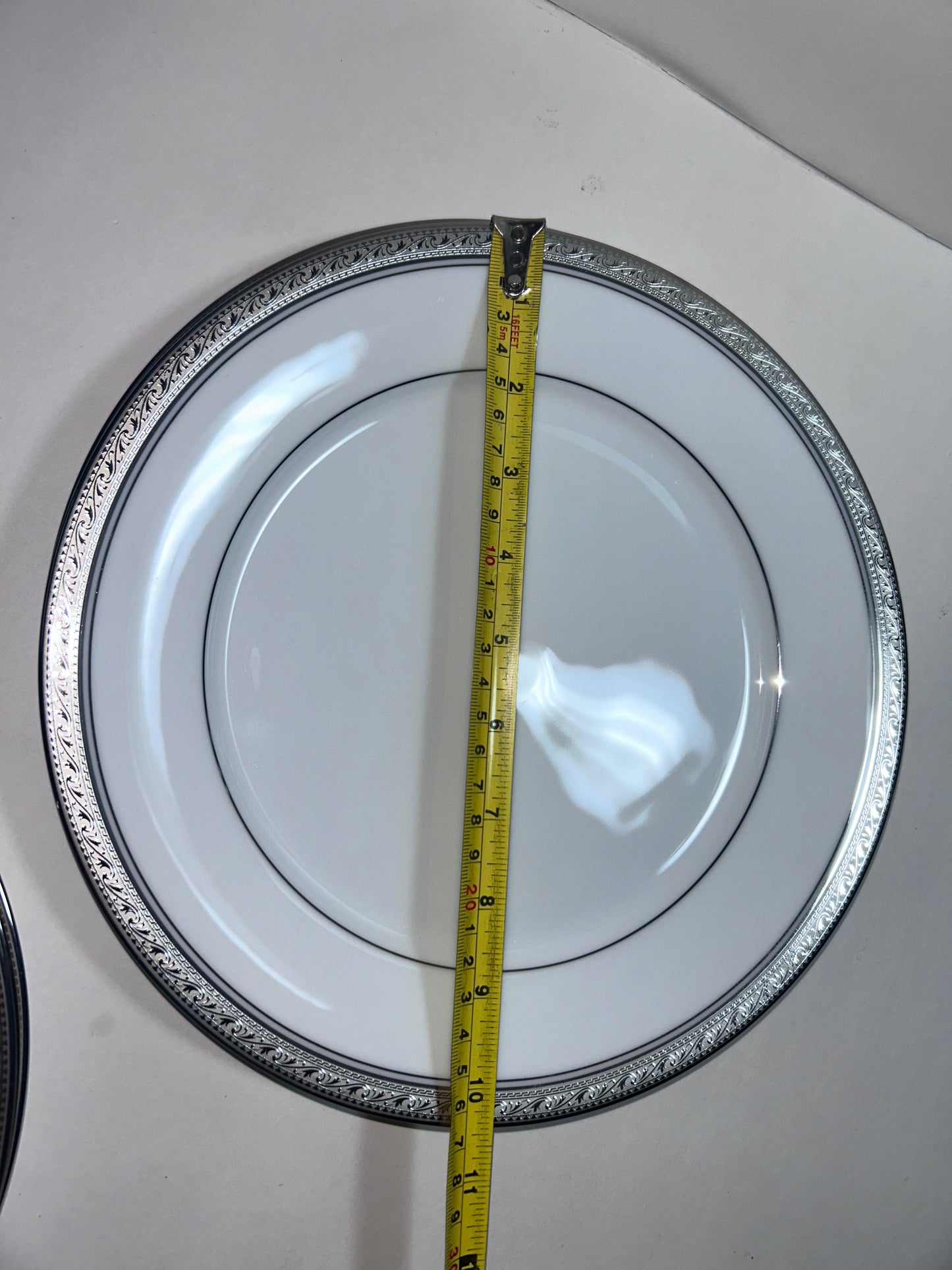 Set of 5 Legendary by Noritake "Crestwood Platinum" Dinner Plates