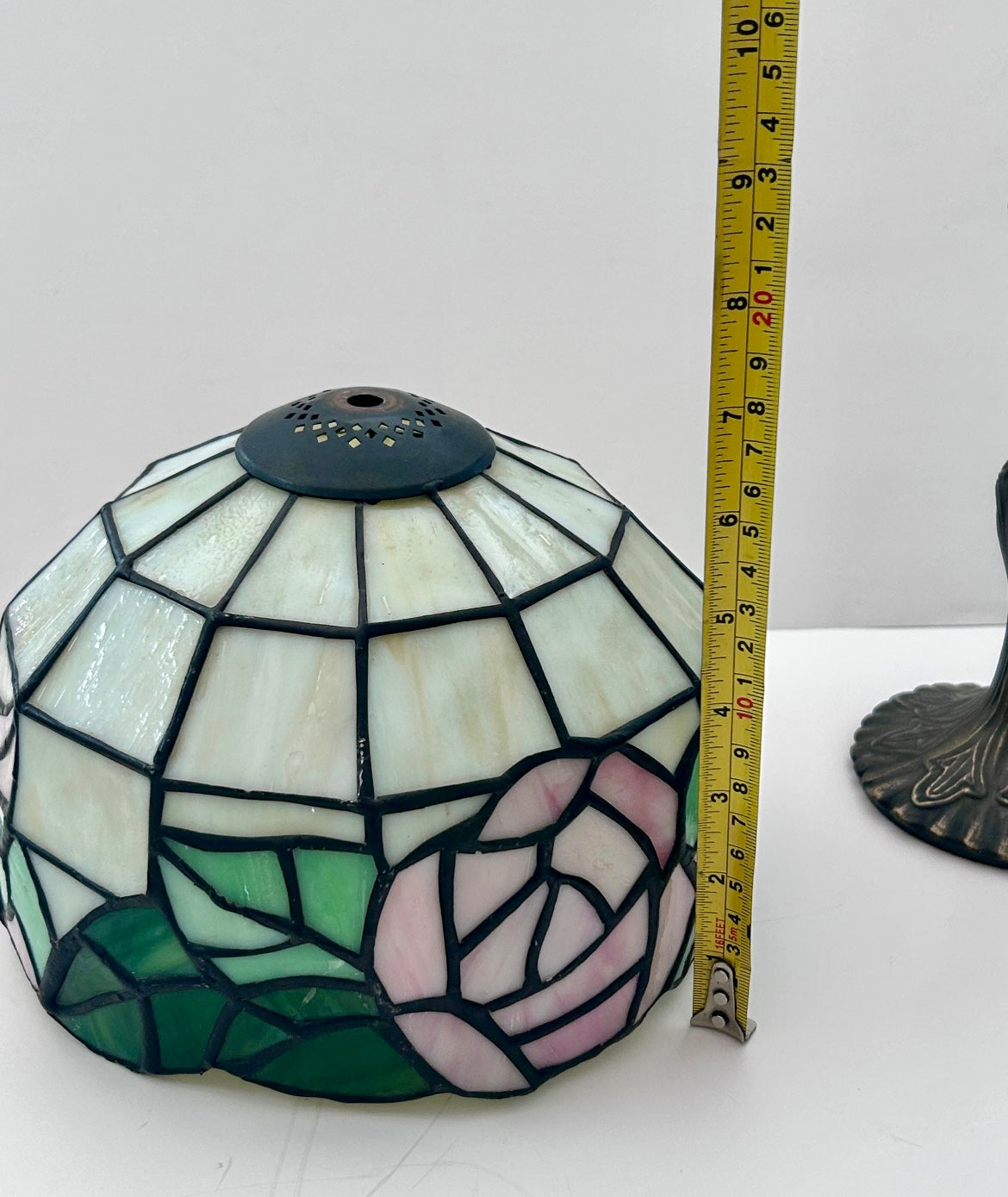 Tiffany-Style Stained Glass Rose Table Lamp (15")