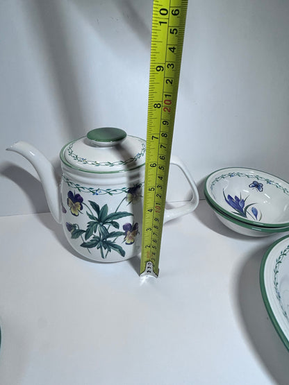Studio Nova Garden Bloom
Y2372 6 Pc Set Teapot Bowls Floral Ceramic Unused