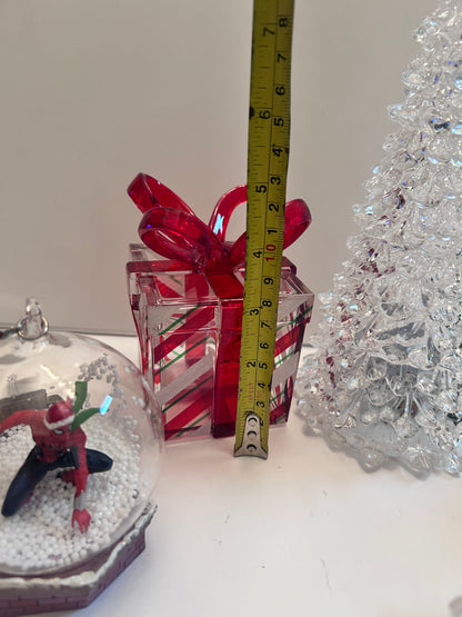 Ultimate 6-Piece Holiday
Collection-LED Acrylic Christmas Tree (App 11”)& Ornaments