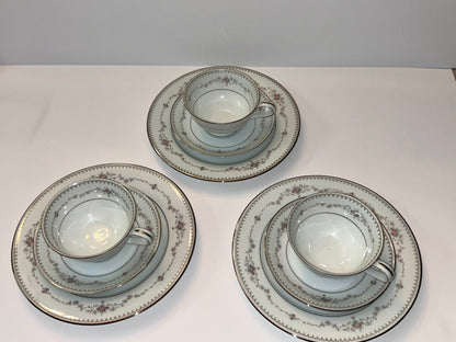 Noritake Fairmont (6102) - 3
Dessert Plates & 3 Teacup/ Saucer Sets - Platinum Trim