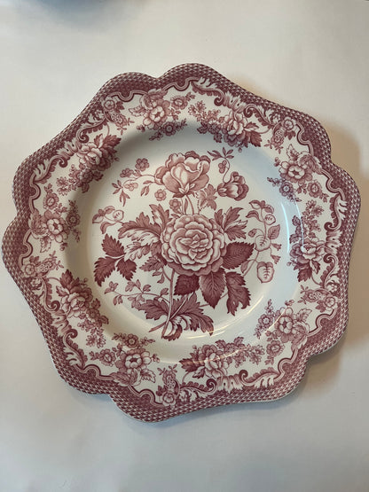 Spode Archive Collection Plates
& Chelsea Wicker Teacups
Saucers.