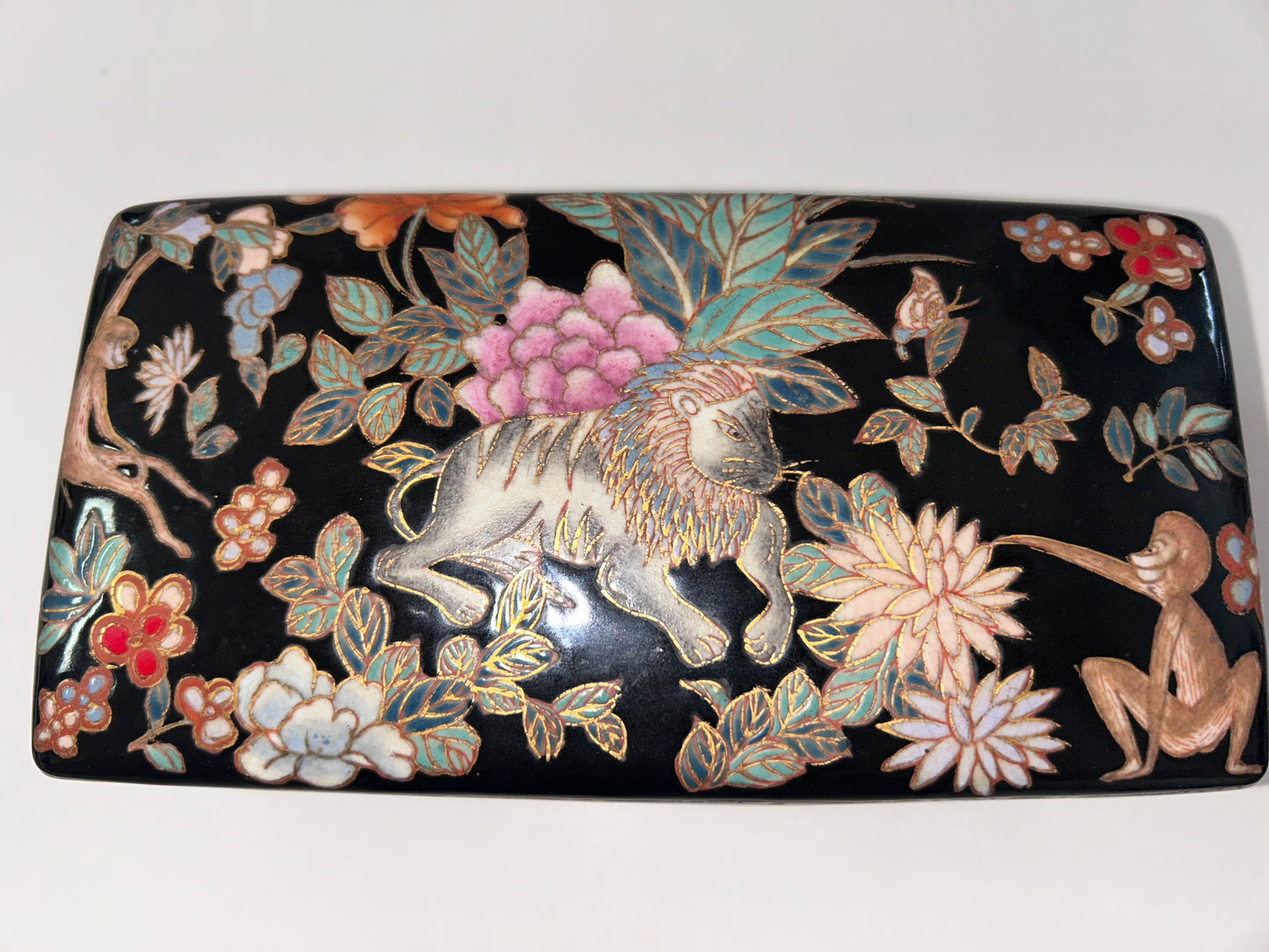 Antique Signed Quing Dynasty Ceramic Enameled Crackle Glaze Box with Famille Noir