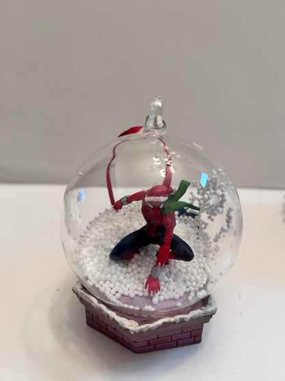 Ultimate 6-Piece Holiday
Collection-LED Acrylic Christmas Tree (App 11”)& Ornaments