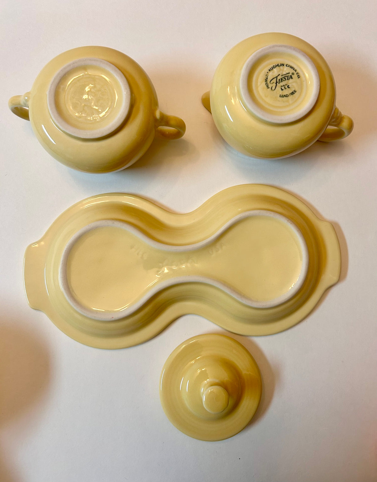 Fiesta Yellow Sugar and Creamer Set with Figure 8 Tray - Post-1986 Lead-Free HLC