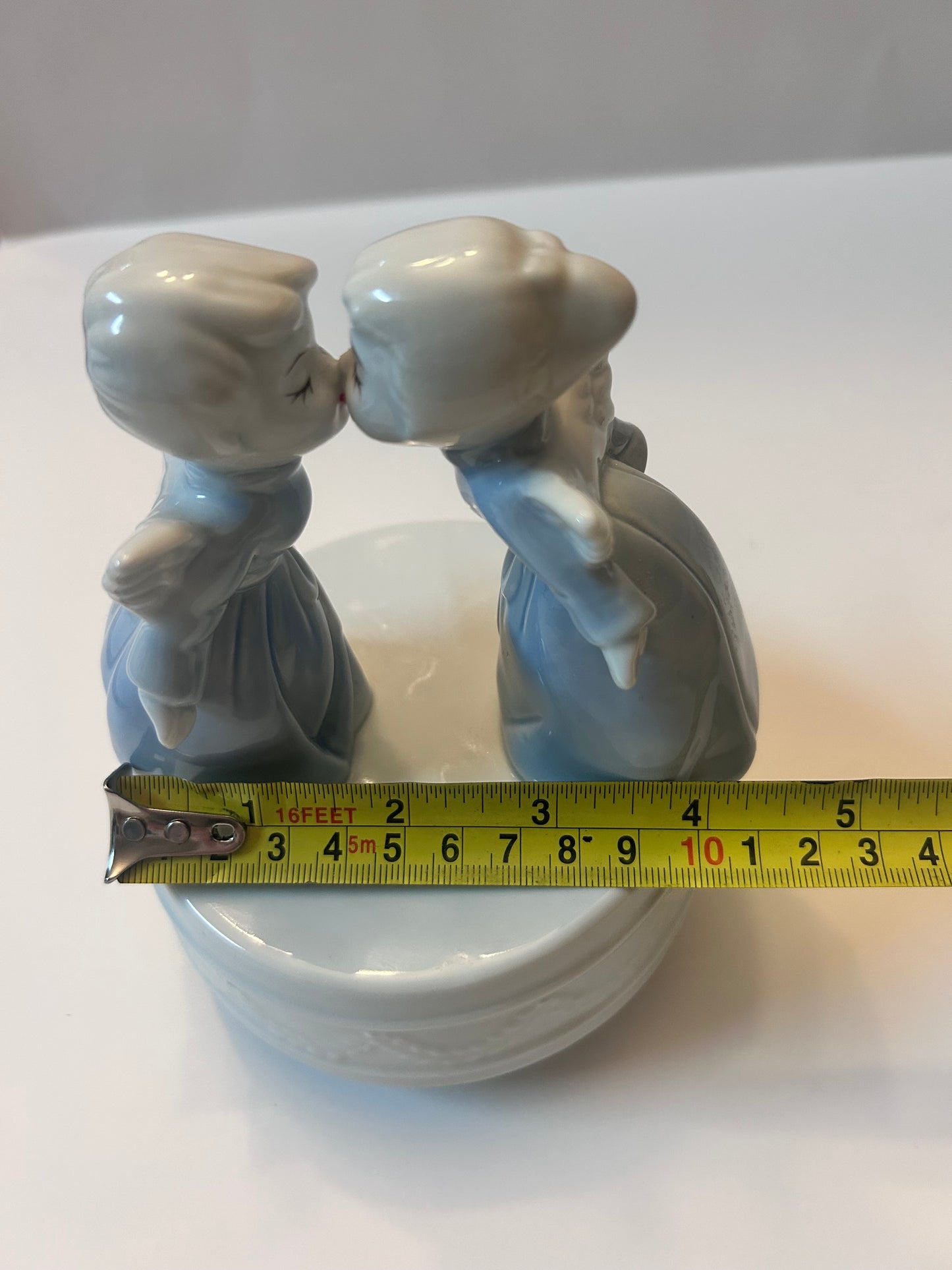 Mid-Century Kitschy Shabby Korean Kissing Angels Music Box Figurine