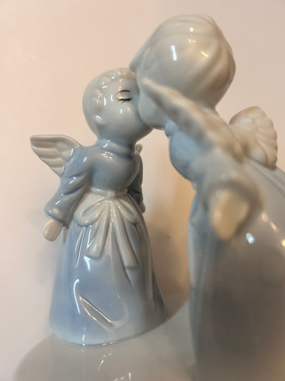 Mid-Century Kitschy Shabby Korean Kissing Angels Music Box Figurine