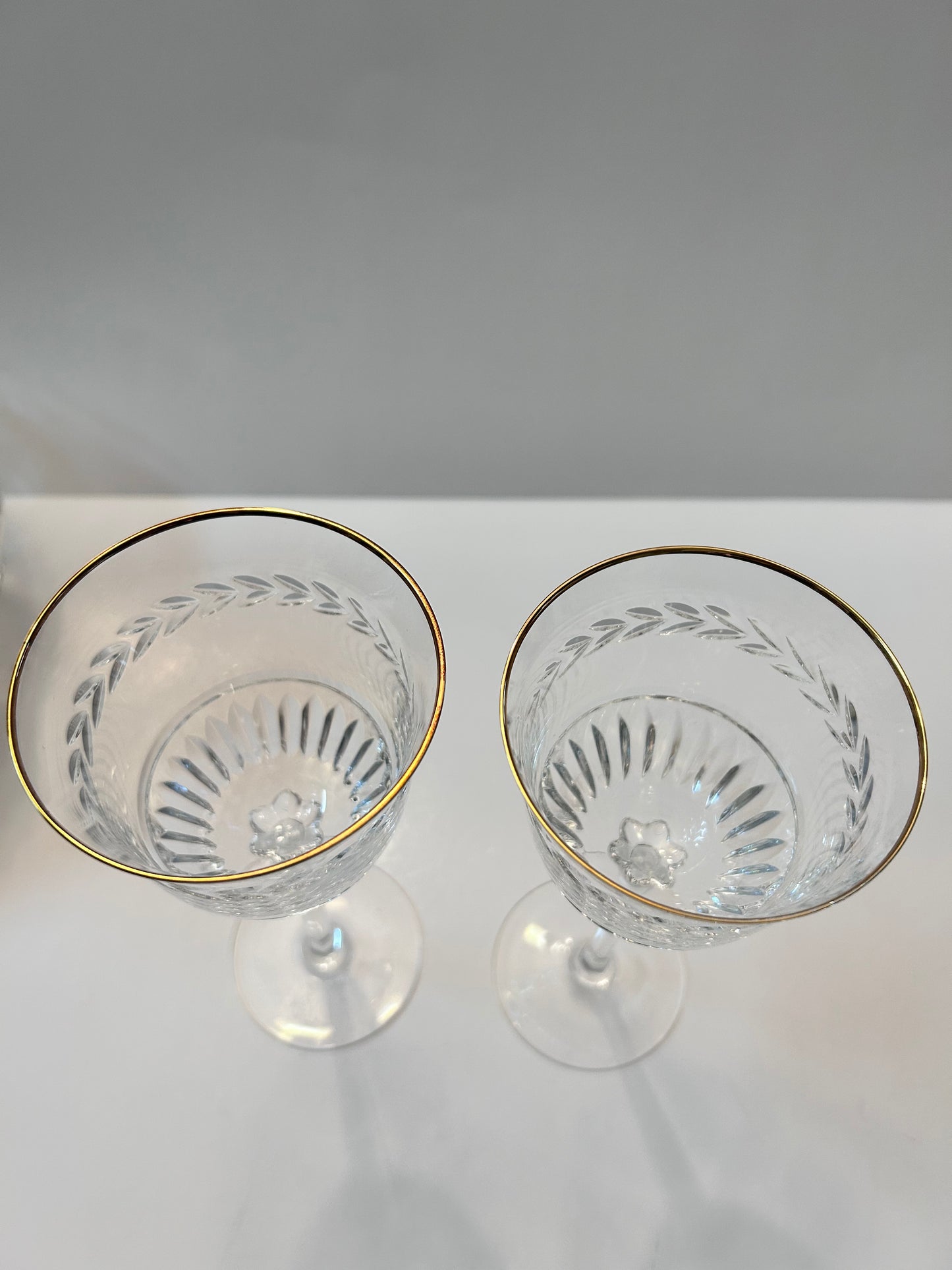 Set of 2 Vintage Lenox Monroe Gold Crystal Wine Glasses - Wheat Etch & Gold Rim - 7-1/4"
H - Made in USA