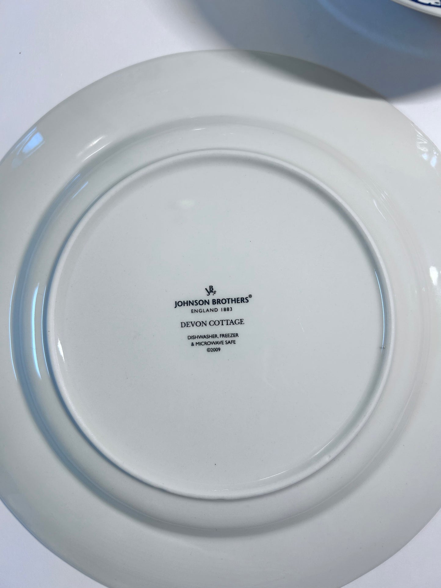 Johnson Brothers "Devon Cottage" 5-Piece Blue & White Set 4 Dinner Plates & 1 Serving Bowl