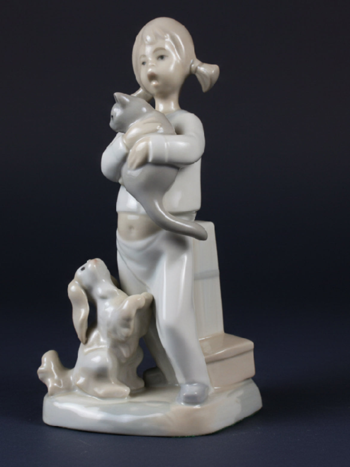 Authentic Lladro "Little Friskies" Girl with Cat & Dog Figurine (#5032)