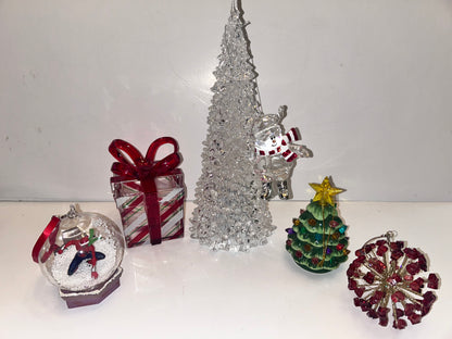 Ultimate 6-Piece Holiday
Collection-LED Acrylic Christmas Tree (App 11”)& Ornaments