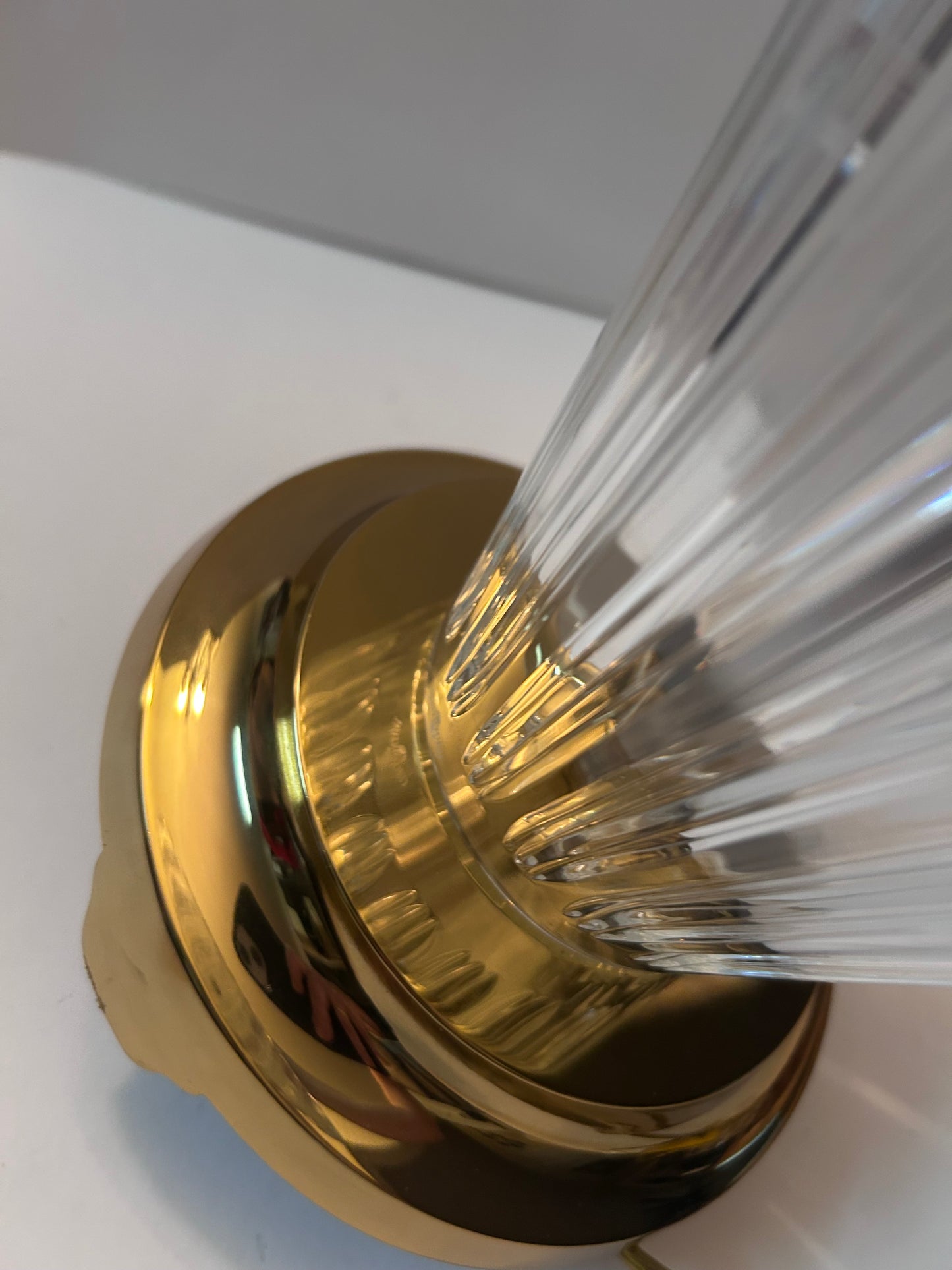 Waterford Crystal "Belline"
TableLamp (28" Tall) with Brass Base, Old Stock.