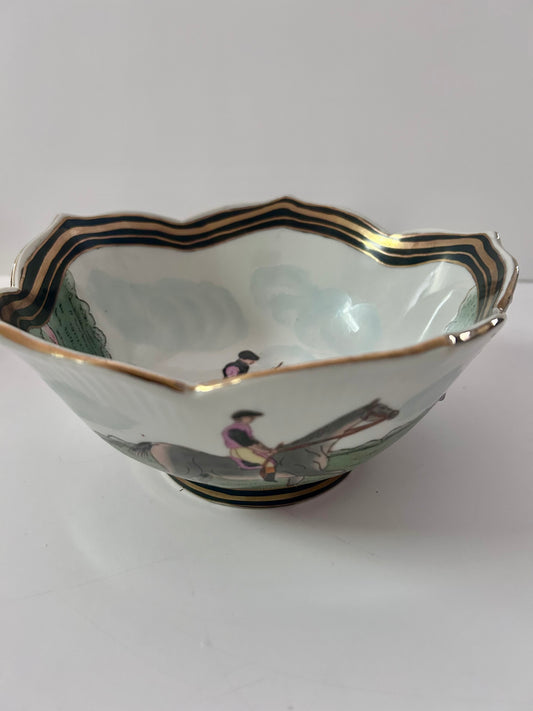 Vintage Chinese Decorative
Porcelain Bowl - Equestrian Hunting Scene -Black & Gold Scalloped Rim