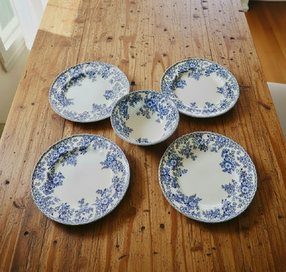 Johnson Brothers "Devon Cottage" 5-Piece Blue & White Set 4 Dinner Plates & 1 Serving Bowl