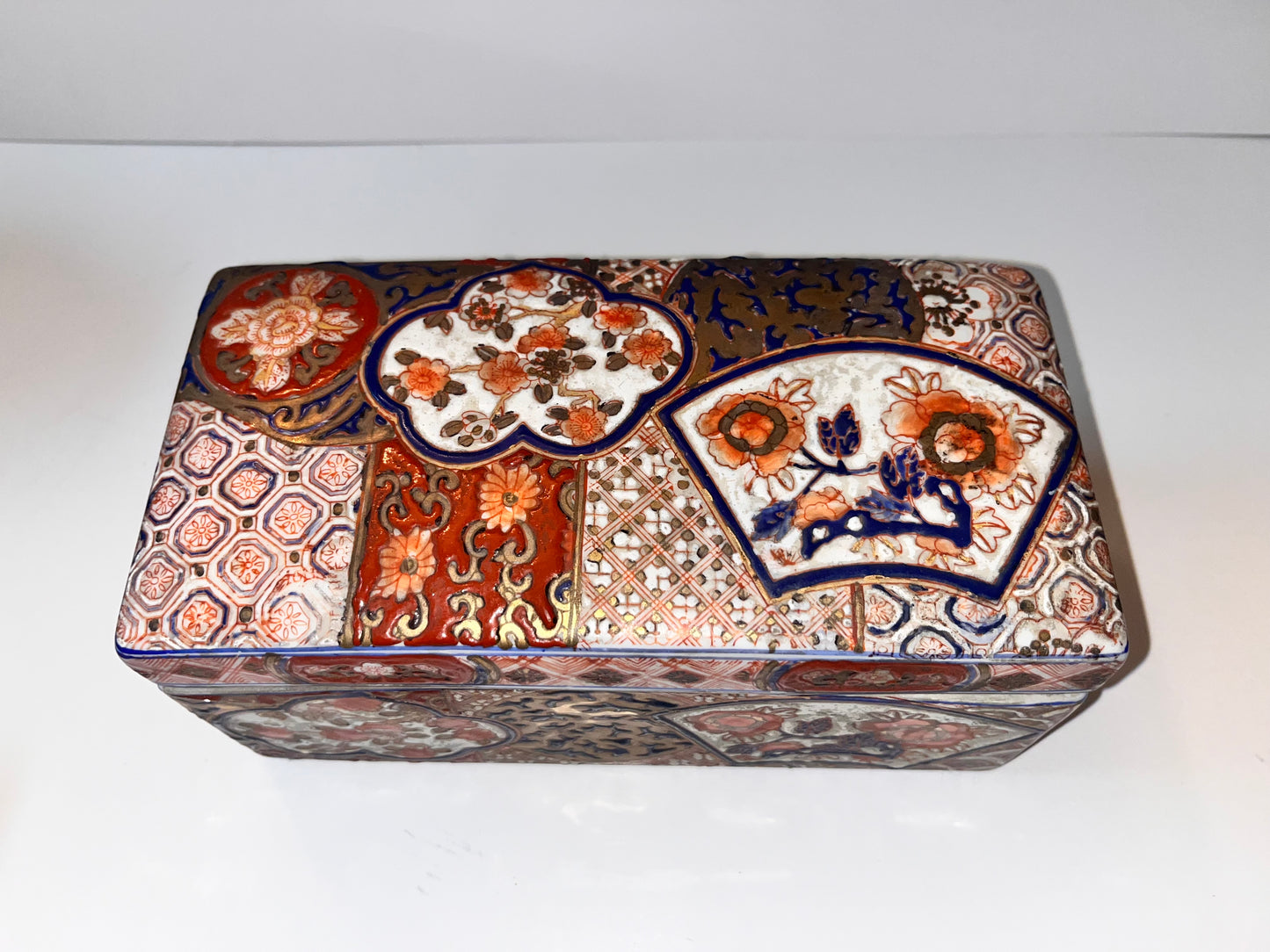 Antique Japanese Imari Ceramic Macau Jewelry Trinket Box - Finest Antique