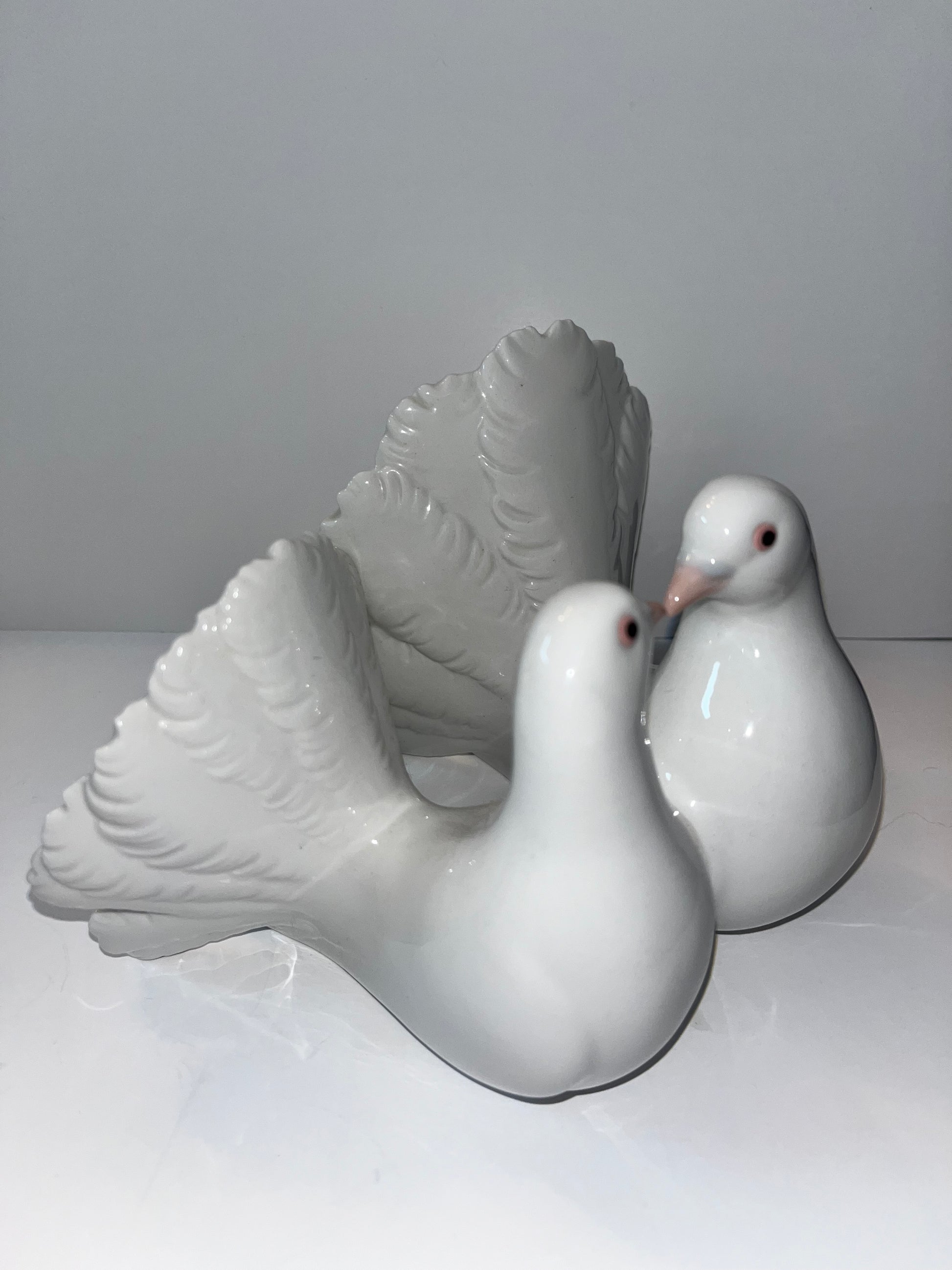 Lladró "Dove Lovers" Figurine