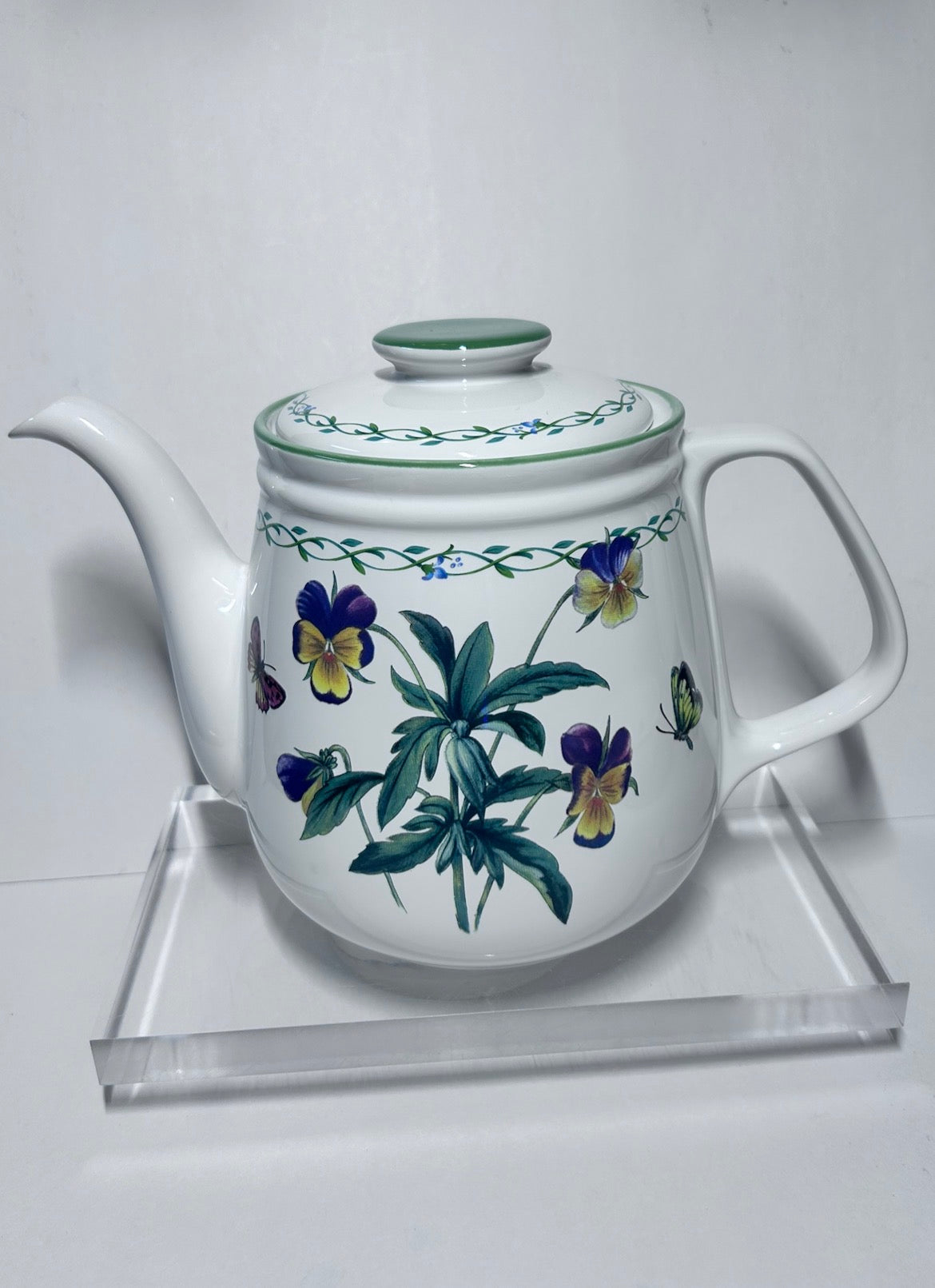 Studio Nova Garden Bloom
Y2372 6 Pc Set Teapot Bowls Floral Ceramic Unused
