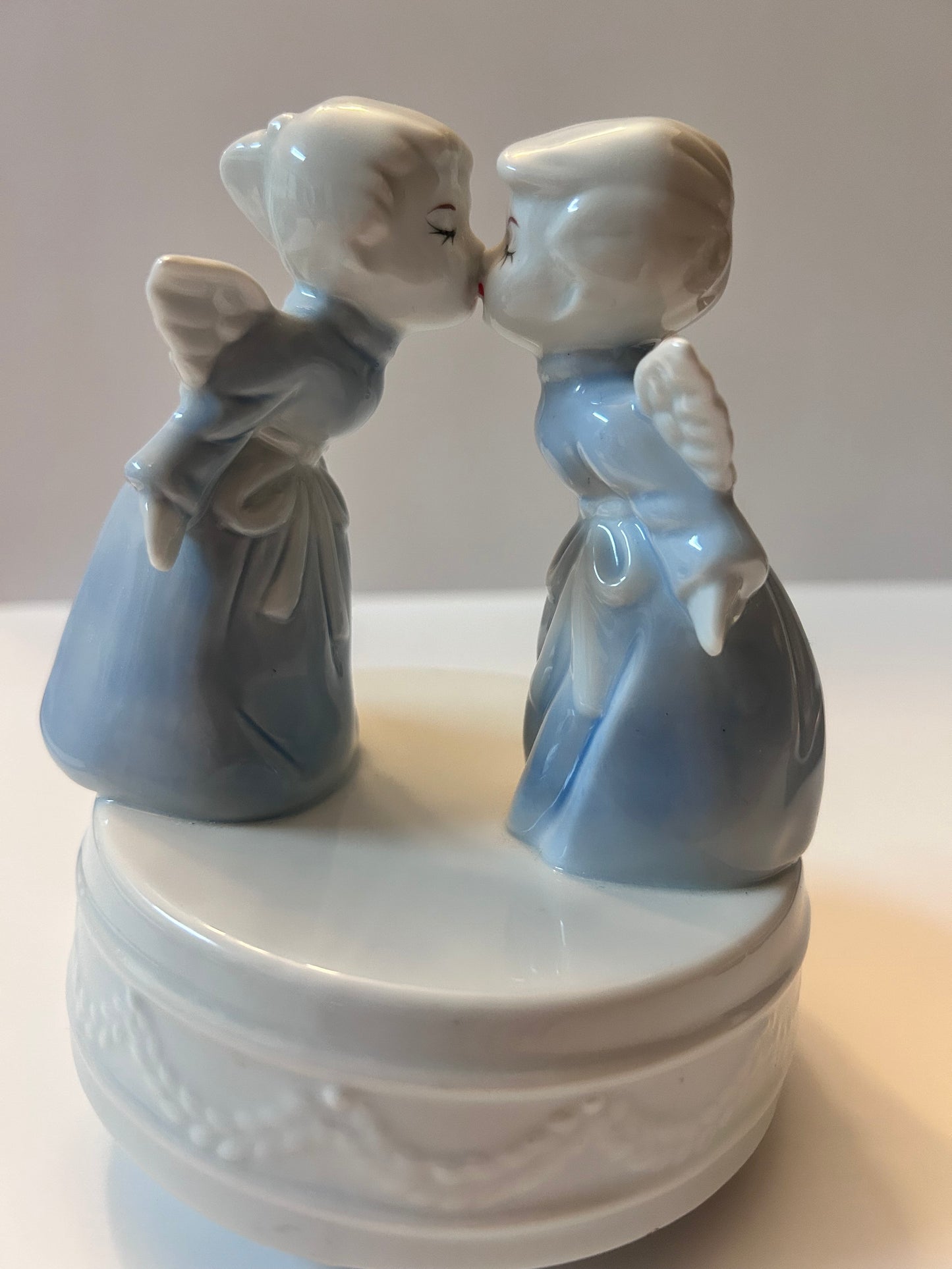 Mid-Century Kitschy Shabby Korean Kissing Angels Music Box Figurine
