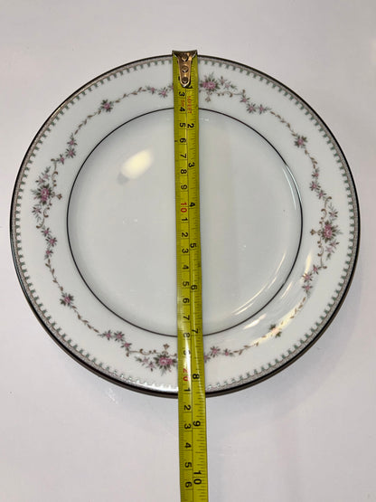 Noritake Fairmont (6102) - 3
Dessert Plates & 3 Teacup/ Saucer Sets - Platinum Trim