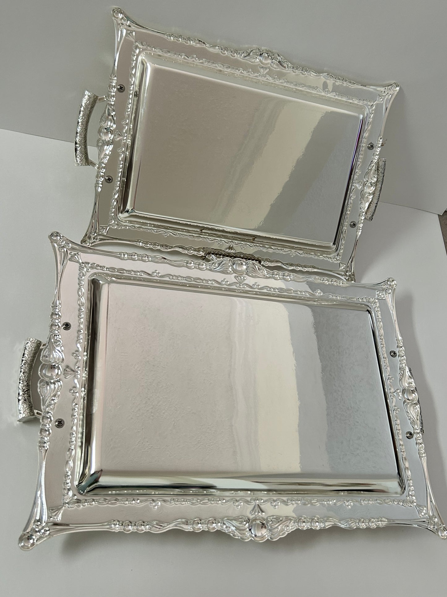 Unique Touch Edelglanz Premium Silver Plated Serving Trays (Set of 2)