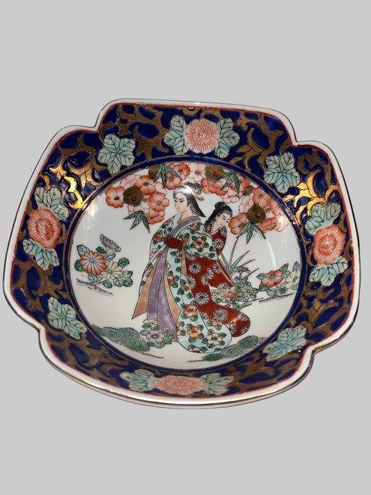 Unique Vintage Hand-Painted Macau Porcelain Quatrefoil Bowl - Chinoiserie Geisha Floral
Design Gold Accents, 8" Decorative Dish