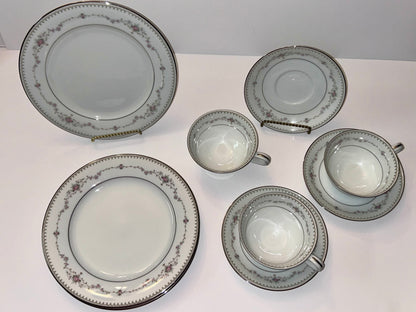 Noritake Fairmont (6102) - 3
Dessert Plates & 3 Teacup/ Saucer Sets - Platinum Trim
