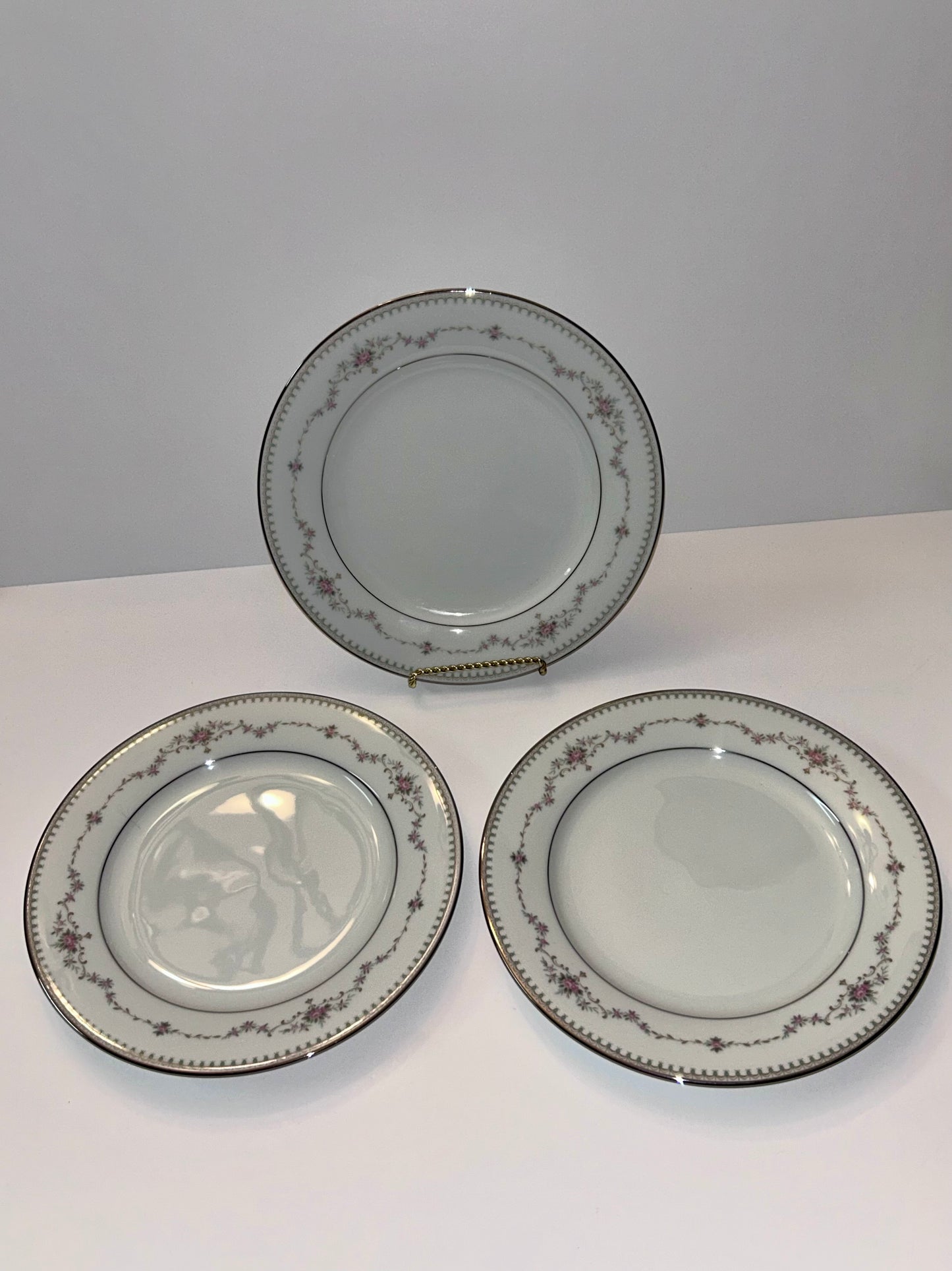 Noritake Fairmont (6102) - 3
Dessert Plates & 3 Teacup/ Saucer Sets - Platinum Trim