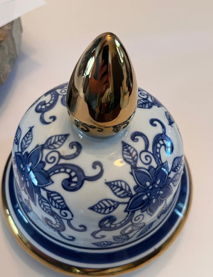 New Blue & White Porcelain 15" Elephant Lidded Jar Vase.