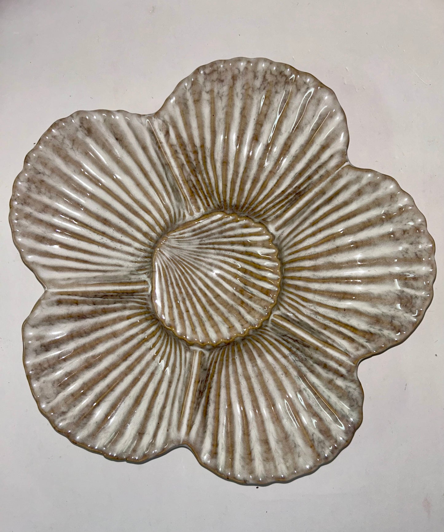 Vintage Unique Ceramic Glazed Oyster Plate -5 Well
Scalloped Shell Design (12”)