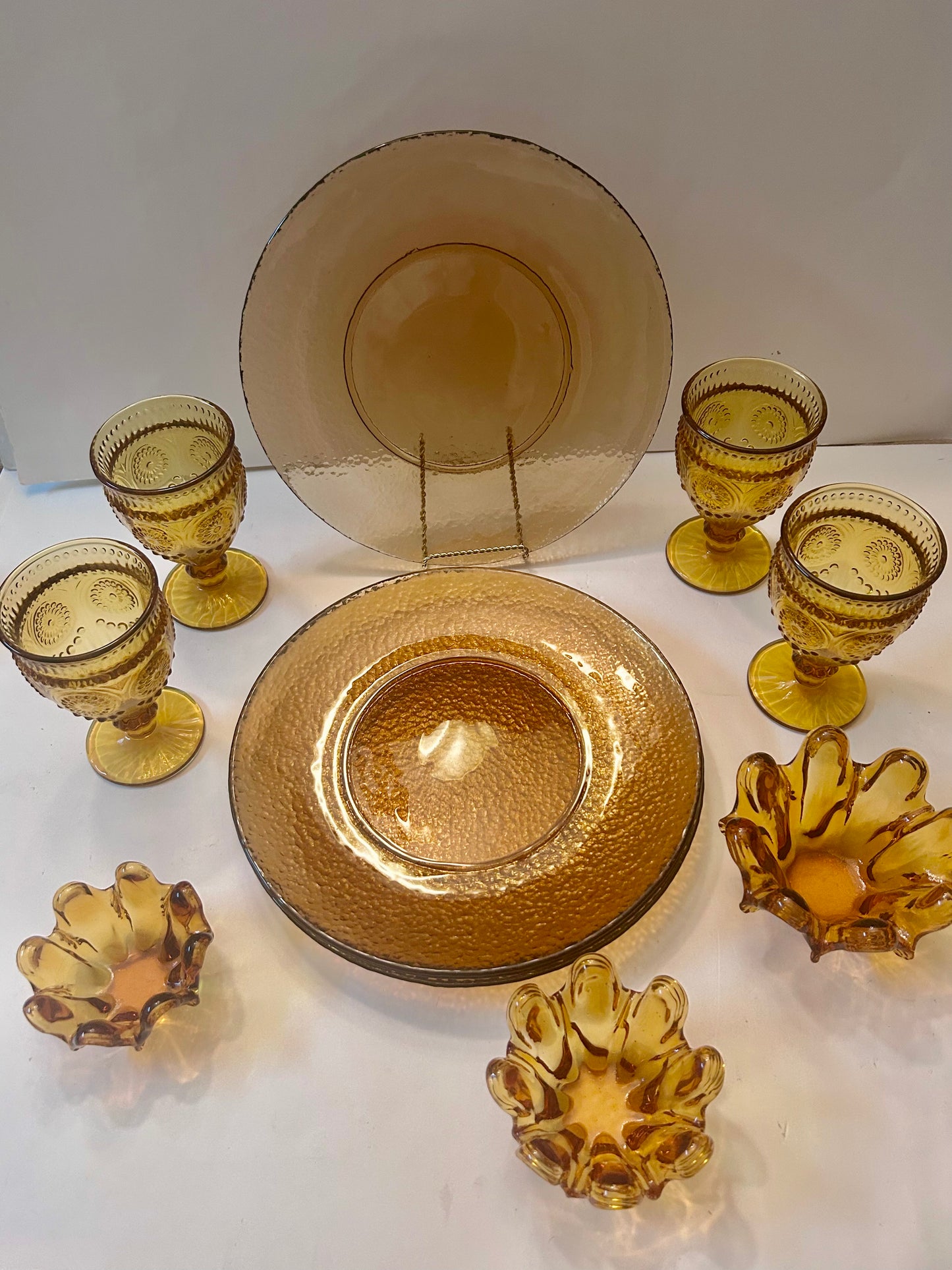 Vintage-Inspired Amber Glass Dinnerware Set (11 PCS): Pier 1 Textured Plates, Rosanna
'Parisian' Goblets & Ruffled Nesting Dishes