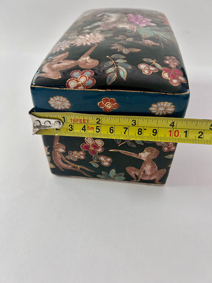 Antique Signed Quing Dynasty Ceramic Enameled Crackle Glaze Box with Famille Noir