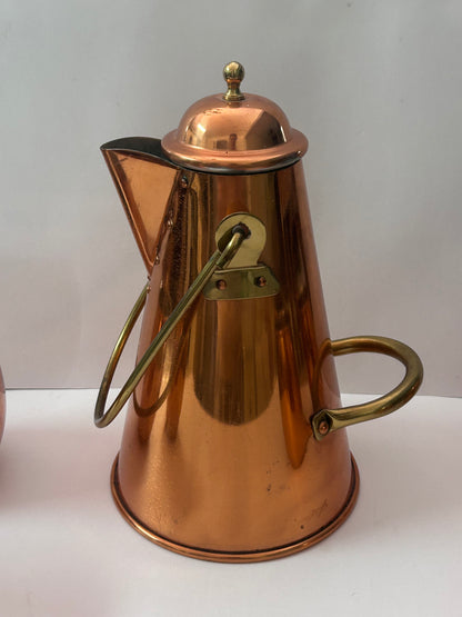 Vintage Tea Kettle Set with Four Mugs