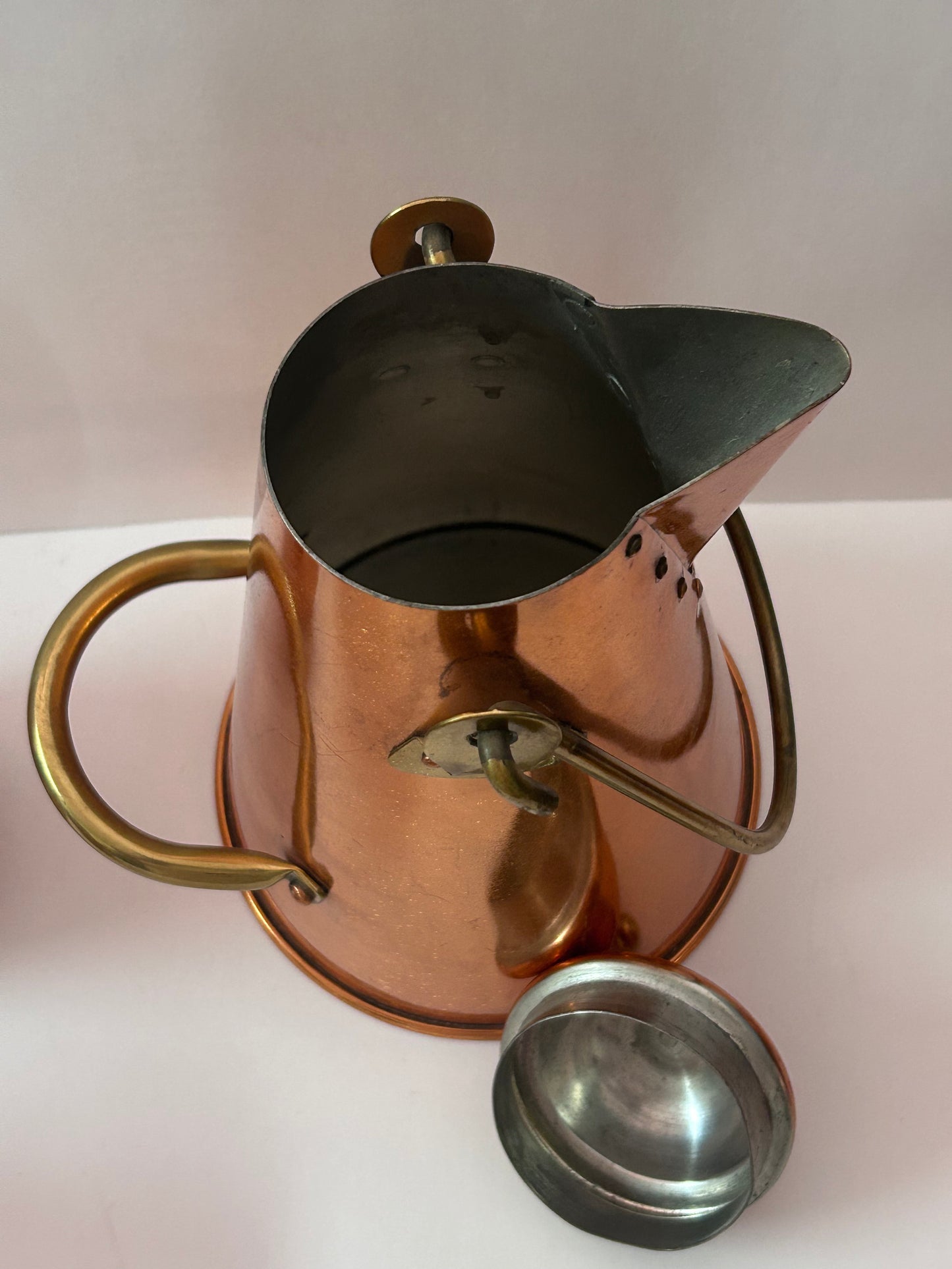 Vintage Tea Kettle Set with Four Mugs
