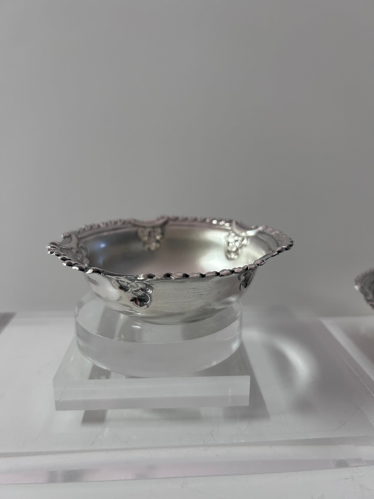 Ornate Crafted From Sterling Silver Small Bowl, (40g)