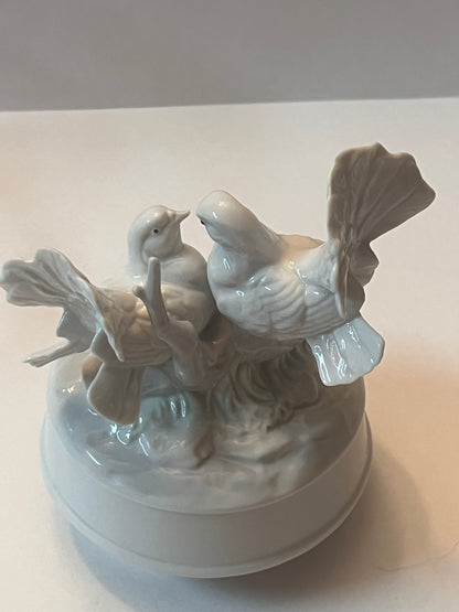 Vintage George Good City of Industry CA Love Bird Music Box Figurine - Finest Antique