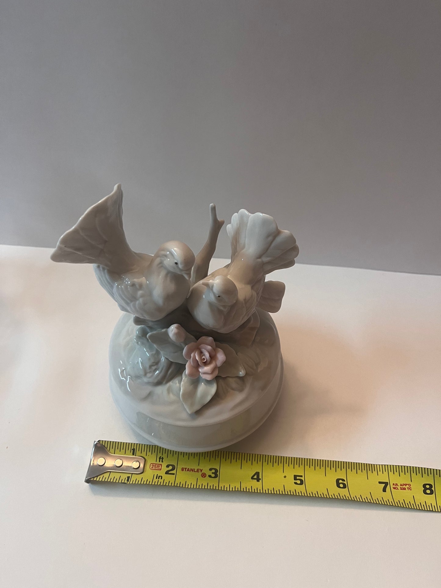 Vintage George Good City of Industry CA Love Bird Music Box Figurine - Finest Antique