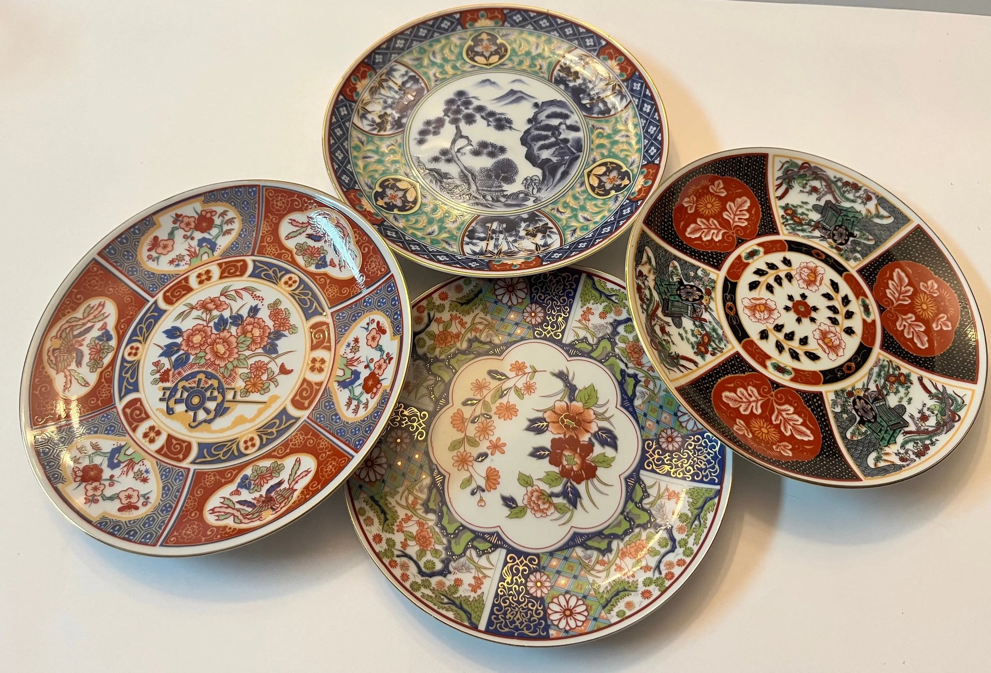 Vintage Japanese Imari-Inspired Porcelain Plates - Finest Antique