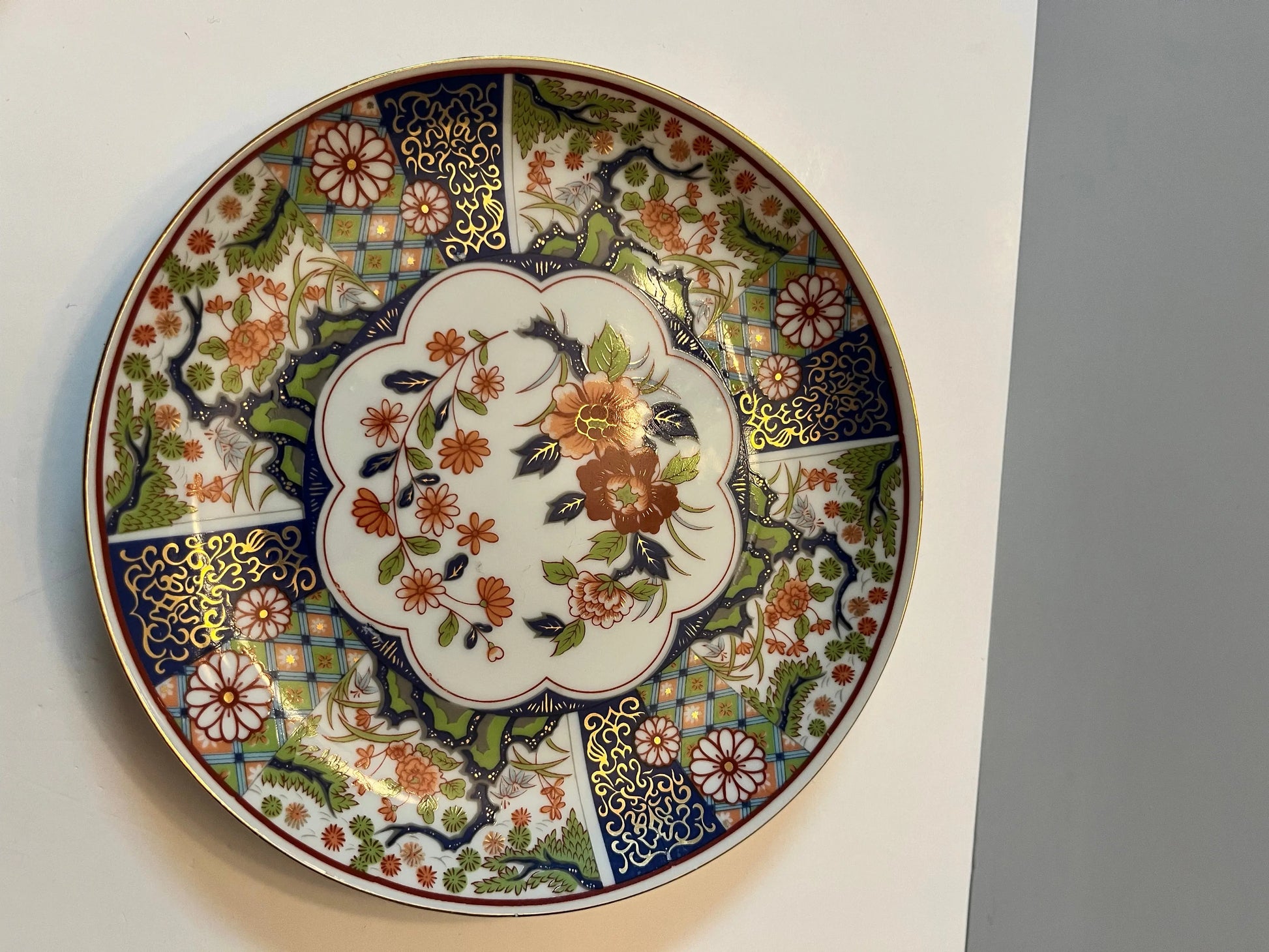 Vintage Japanese Imari-Inspired Porcelain Plates - Finest Antique