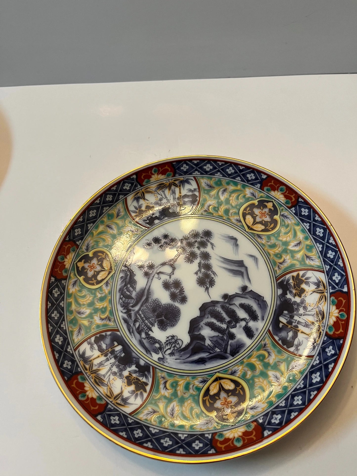 Vintage Japanese Imari-Inspired Porcelain Plates - Finest Antique