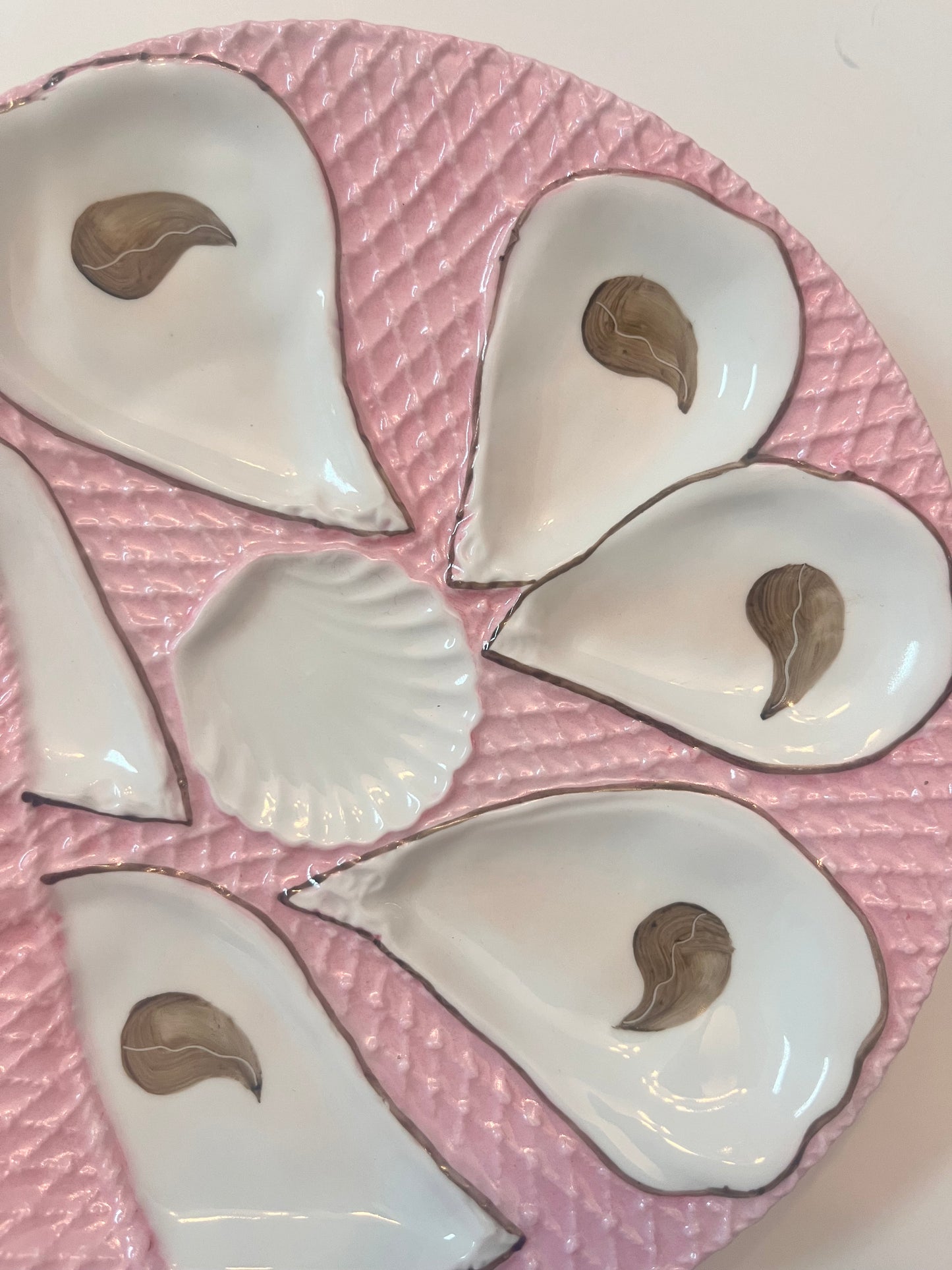 Vintage Porcelain Oyster Plate with Pink Glaze and Scalloped Design - Finest Antique