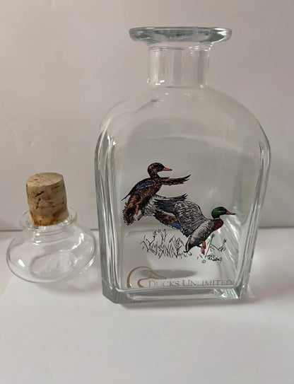 Vintage Signed Richard E. Bishop Ducks Unlimited Decanter Set - Finest Antique