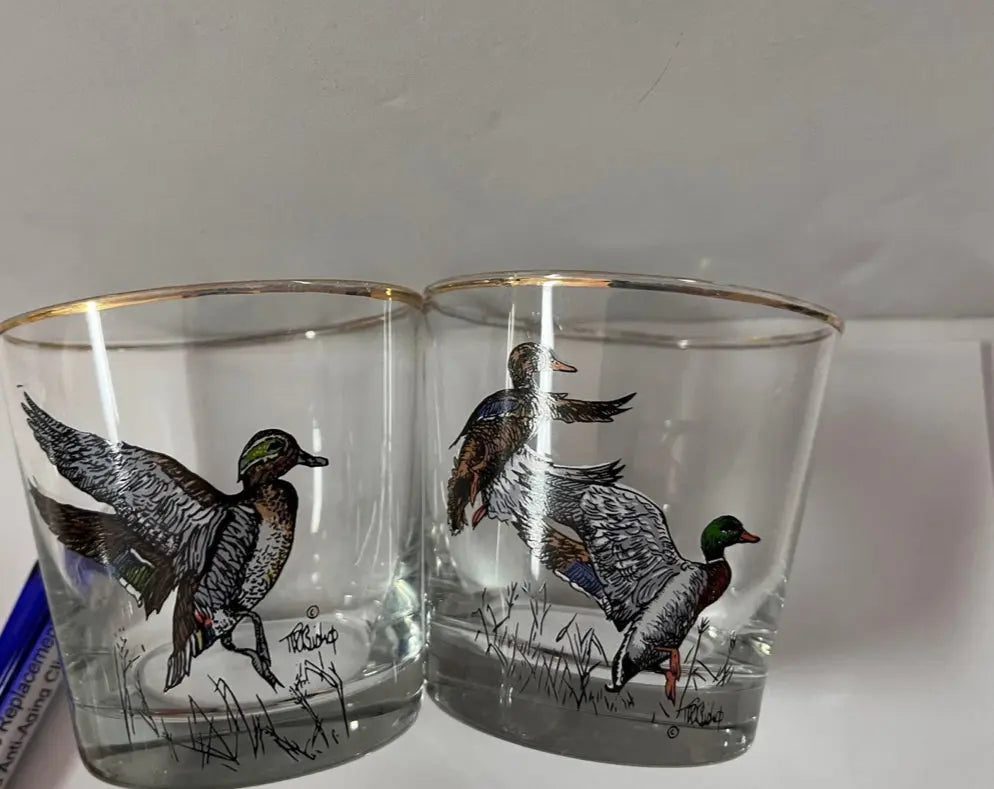 Vintage Signed Richard E. Bishop Ducks Unlimited Decanter Set - Finest Antique